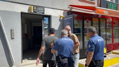 Eskişehir'de 2'nci kattan market tentesine düşen kadının yakınları esnafa küfürler yağdırdı