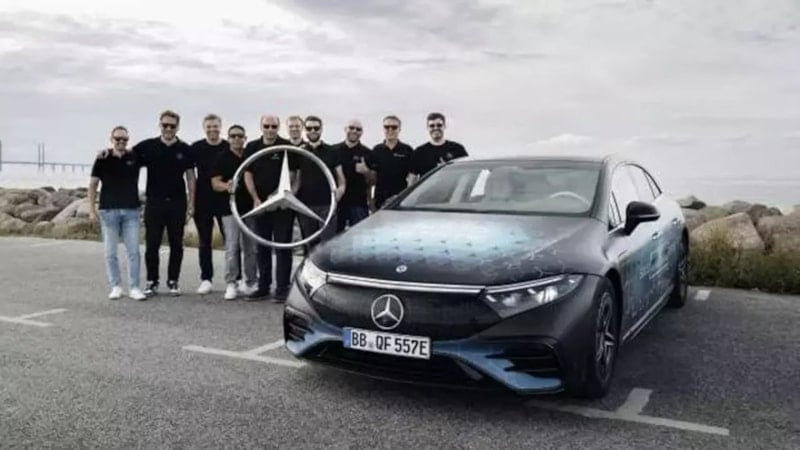 Mercedes'ten yeni rekor: Tek şarjla 1205 km