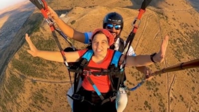 Kayseri'de yüreyemeyen İrem'in paraşüt hayali gerçek oldu