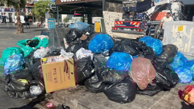 İzmir'de grevin ardından çöple dolan sokaklar isyan ettirdi: Fareler çıkmaya başladı