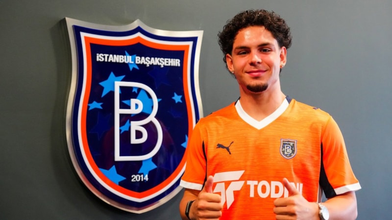 Başakşehir, Tuğra Turhan'a imzayı attırdı