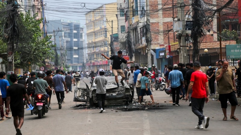 Nepal'de 15 binden fazla mahkum kaçtı