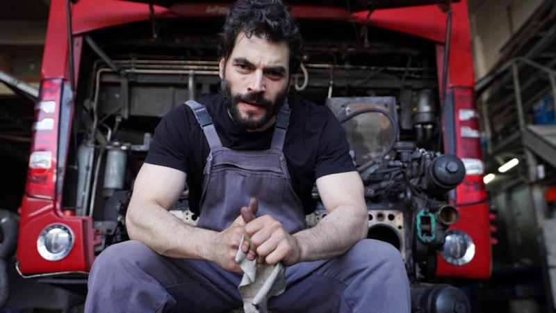 Veliaht'ın yıldızı Akın Akınözü meğerse çok değişmiş: İşte eski hali