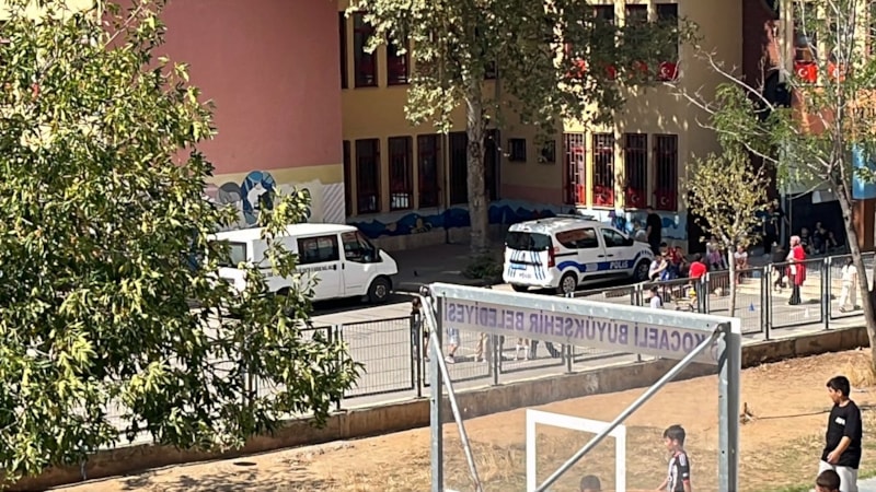 Kocaeli'de ekler yiyen 5 öğrenci hastaneye kaldırıldı