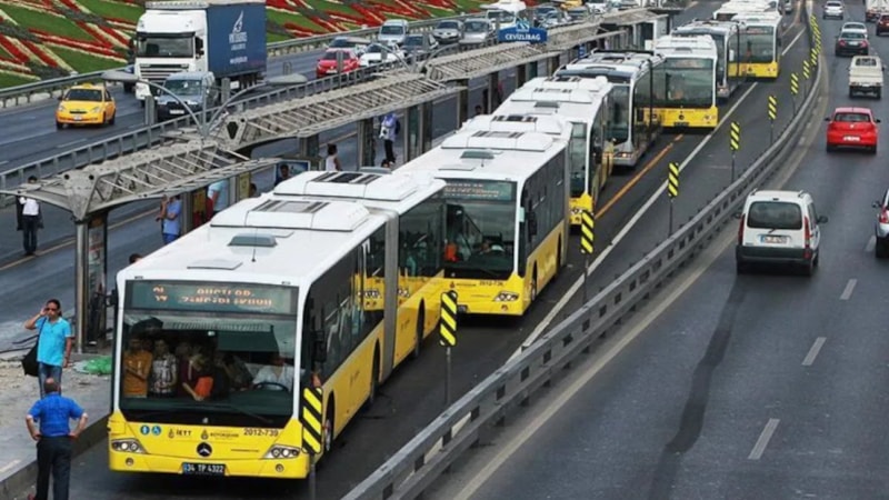 İstanbul'da 30 yaş üstü öğrencilere indirim şartı