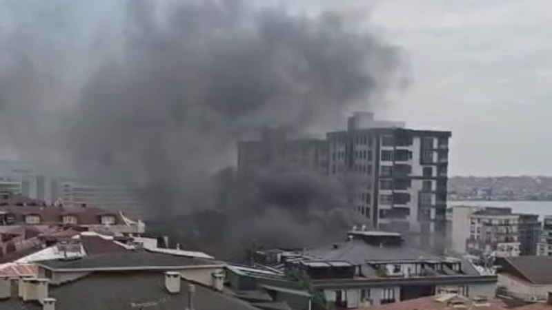 İstanbul'da 5 katlı binada çıkan yangında bir kişi hayatını kaybetti