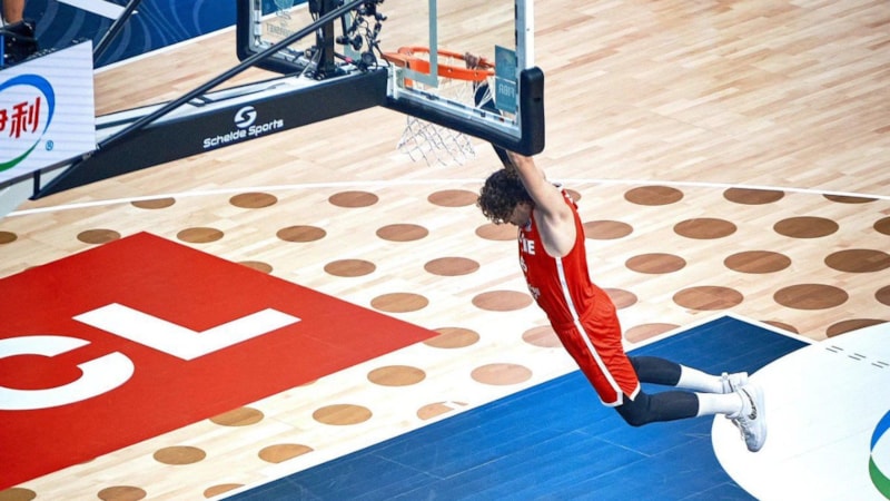 Cedi Osman ve Giannis Antetokounmpo'nun karesi gündem oldu