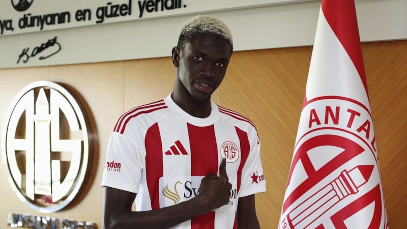 Antalyaspor, Bachir Gueye'yi transfer etti