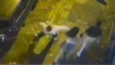 İstanbul'da kaldırımda yürüyen kadına kapkaç: Şüpheliyi metrelerce kovaladı