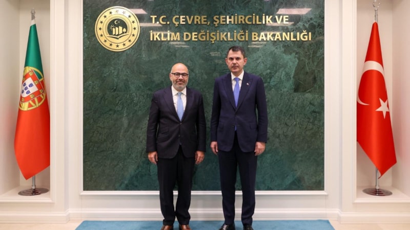 Portekizli Bakan, deprem bölgesindeki çalışmalara hayran kaldı