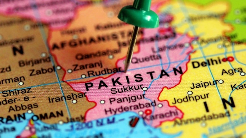 Pakistan'da silahlı çatışma: 12 asker ve 13 militan öldü