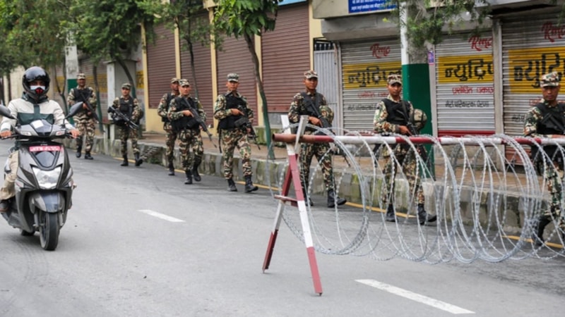 Nepal'de Karki'nin geçici başbakan atanmasının ardından önlemler gevşetiliyor