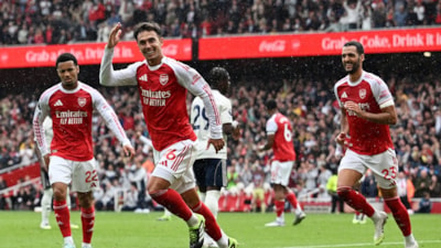 Arsenal, Nottingham Forest'ı üç golle geçti