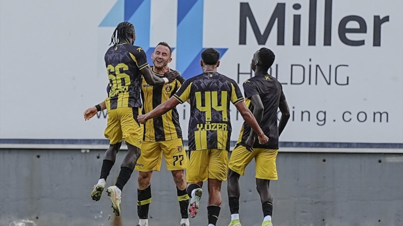 İstanbulspor, Ümraniyespor'u farklı geçti