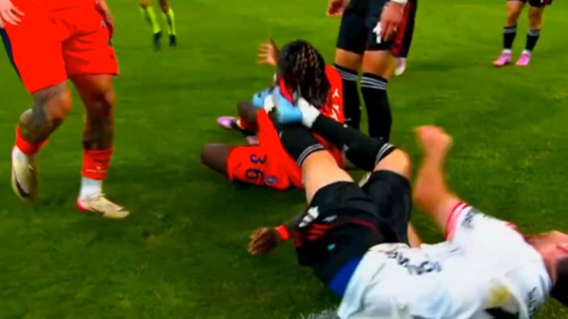 Orkun Kökçü, VAR uyarısıyla kırmızı gördü