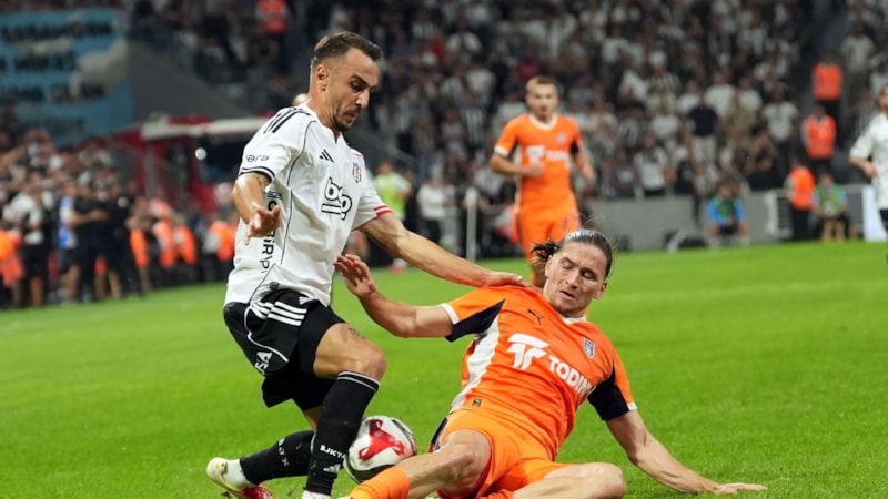 Gökhan Sazdağı, Beşiktaş'ta ilk kez forma giydi