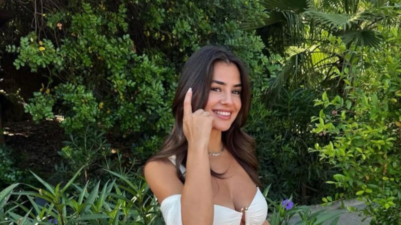 Hazal Çağlar ile Samet Akaydın tatilde