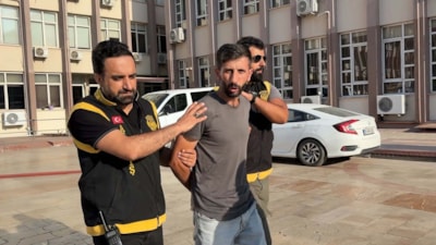 Aydın'da firari hırsızlık hükümlüsünü müşteri görünümündeki polisler yakaladı