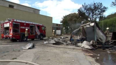 İstanbul'da korkutan yangın: Tüpler patladı, ortalık savaş alanına döndü