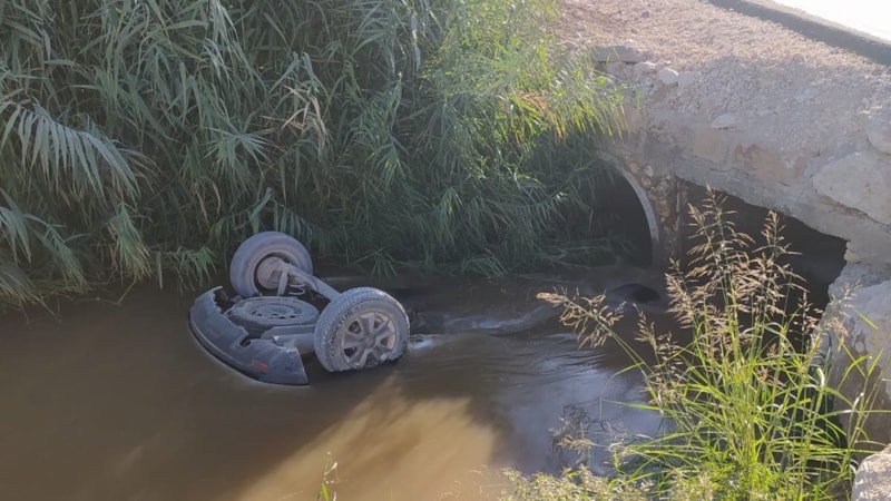 Şanlıurfa'da kanala devrilen araçtaki baba ve oğlu boğuldu
