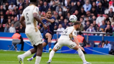 PSG, sahasında Lens'i mağlup etti