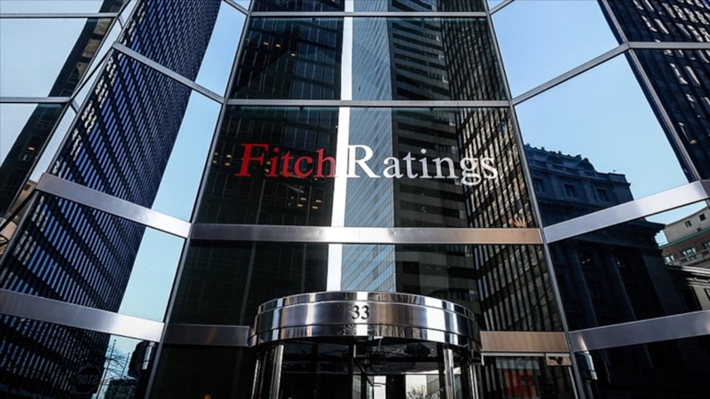 Fitch’in not indirimi Fransa’nın yeni hükümetini zora soktu