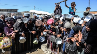 Gazze’de kıtlık nedeniyle hayatını kaybedenlerin sayısı 425’e çıktı