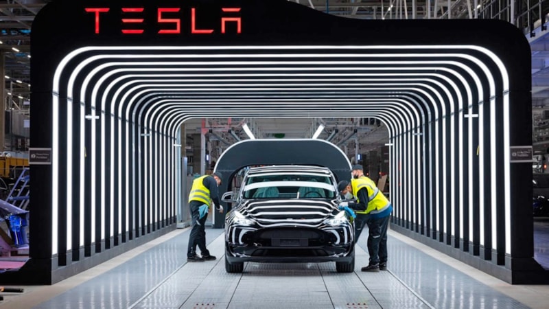 Tesla’dan radikal adım! O model artık satılmayacak