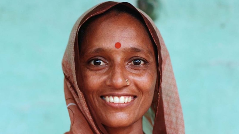 Hintliler neden kaşlarının ortasına kırmızı nokta koyar? İşte anlamı...