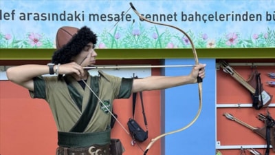 Konya'da doktor tavsiyesiyle okçuluğa başlayan gençten altın madalya