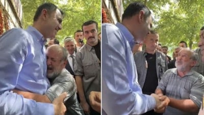 Depremzede Ahmet Amca, Murat Kurum'a gözyaşları içinde teşekkür etti