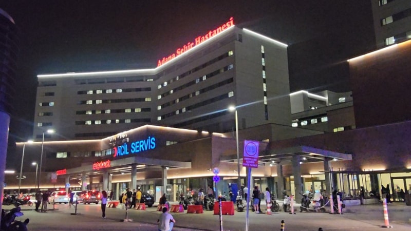 Adana'da iş yerinin önünde beklerken silahlı saldırıda öldü