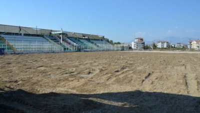 Serik Stadyumu'nun tadilat çalışması durdu