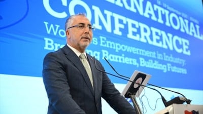 Vedat Işıkhan: Kadınların iş gücüne katılım oranı ve istihdamı artırıldı