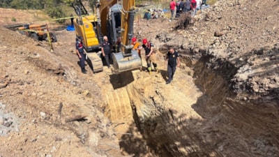 Manisa'da 2 çiftçi su kuyusu açmak istedi: Toprak altında kaldılar