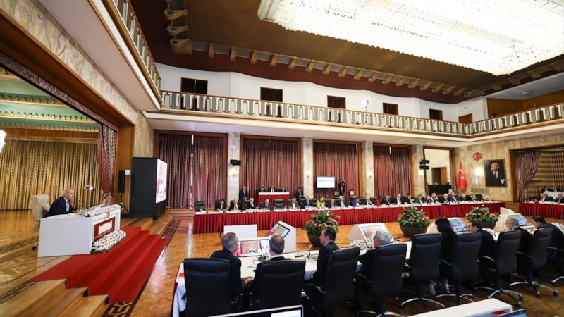 DEM Parti'den gerilimli toplantı sonrası açıklama: Komisyondan ayrılmadık