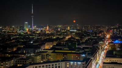 Almanya'da bomba alarmı: 10 bin kişi tahliye edildi