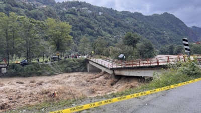 Doğu Karadeniz'de etkili olan yağış, sel ve heyelana neden oldu