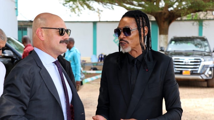 Rigobert Song, Kamerun'da gençlerle buluştu