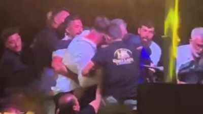 Hatay'da alkollü şahıs düğünü birbirine kattı: Solist ölümden döndü