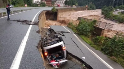 Rize'de şiddetli yağışlar ve sel büyük yıkımlara yol açtı