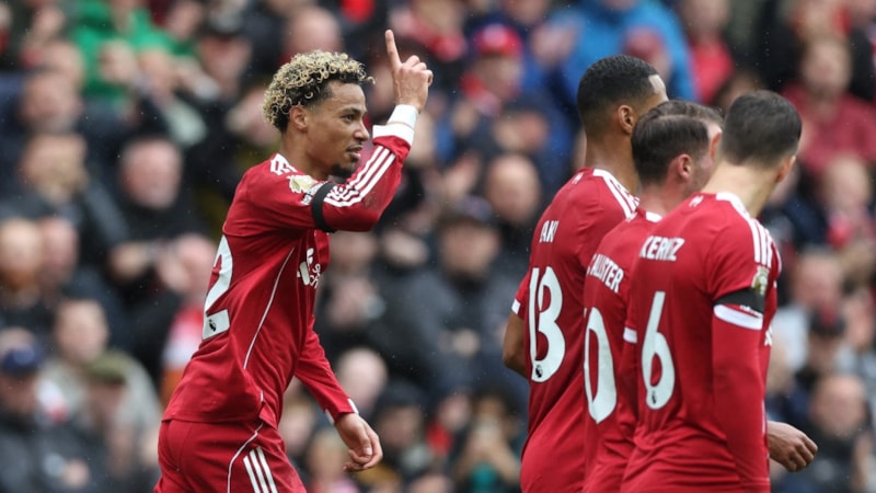 Merseyside derbisinde Liverpool, Everton'a şans tanımadı