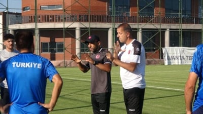 İşitme engelli ailesinin sesi oldu, Ay Yıldızlı formaya hizmet ediyor