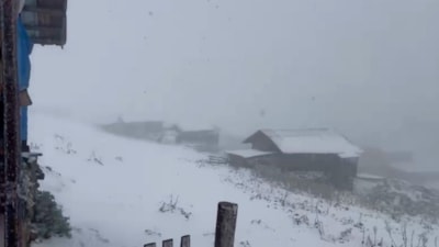Ardahan'ın yüksek kesimlerine kar yağdı