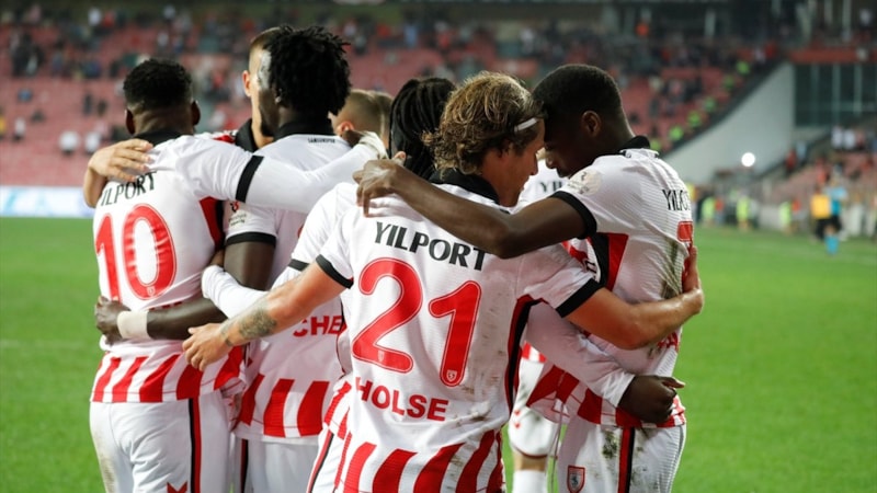 Samsunspor, Fatih Karagümrük'ü son dakika golüyle yendi