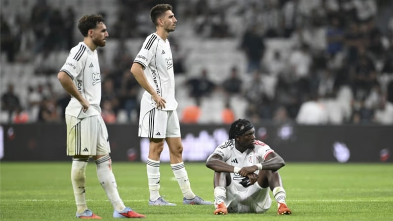 Beşiktaş'ta Kayserispor karşısında 10 eksik birden