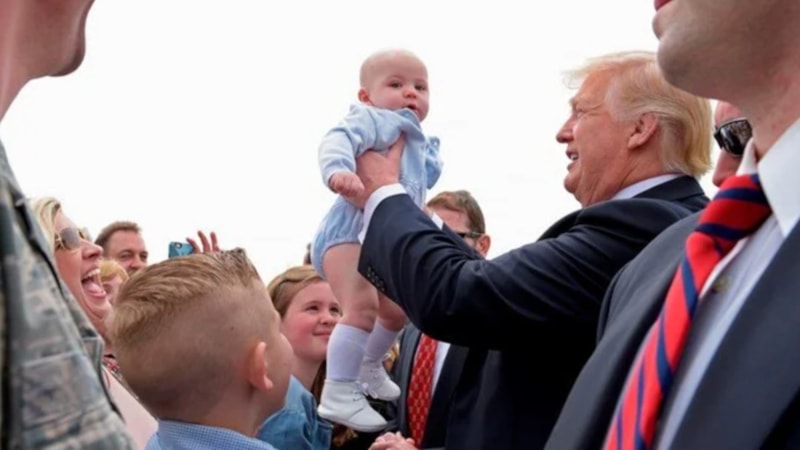 Trump'tan ilginç bebek aşısı yorumu: Atlara yapılan gibi