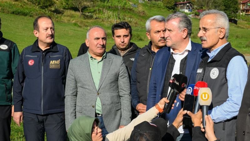 Abdulkadir Uraloğlu: Ulaşıma kapanan Çamlıhemşin-Ayder yollarımızı hizmete açtık