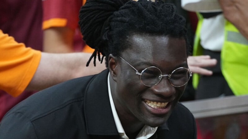 Bafetimbi Gomis, Galatasaray - Konyaspor maçını takip etti