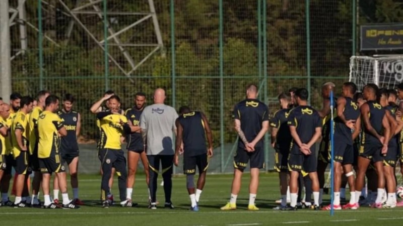 Domenico Tedesco, 2 isimle özel olarak ilgilendi